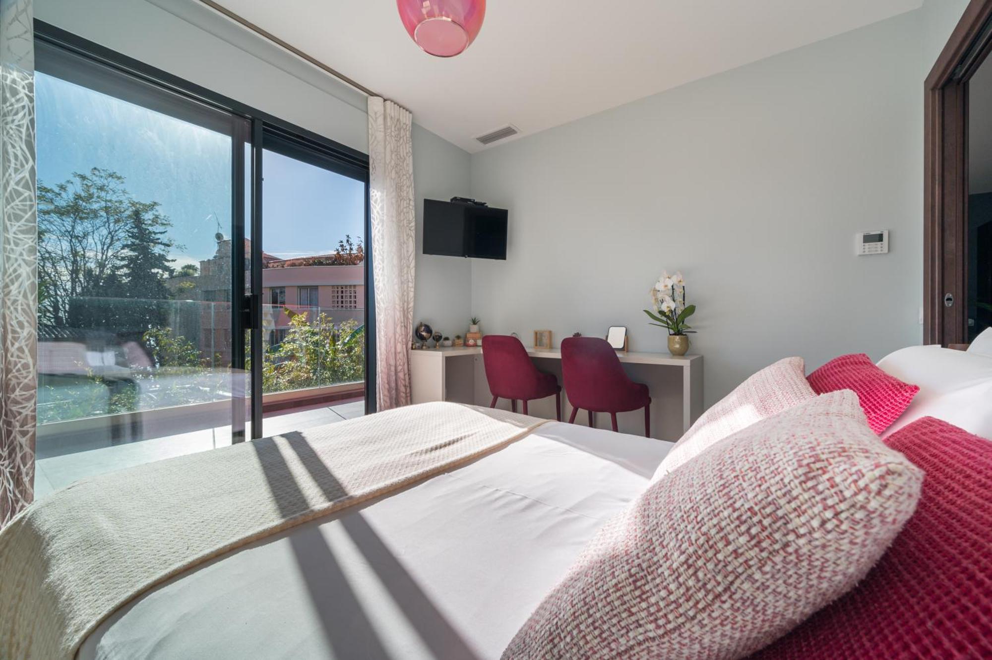 Deluxe Villa Graziella 200 M From The Beach Eze Exterior photo